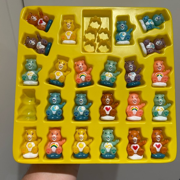 Care Bears checkers board game 2004 - Picture 3 of 12